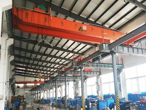 桥式起重机在露天厂房作业的注意事项